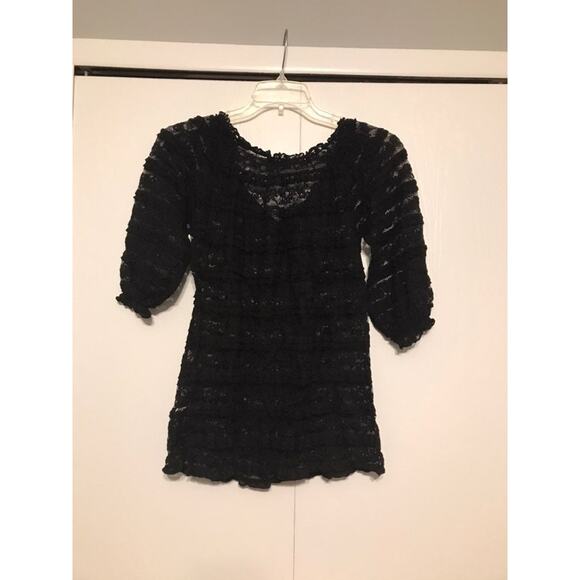 Small black lace see-thru top - Picture 2 of 3